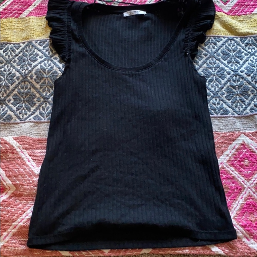 RIBBED TOP W SHOULDER DETAIL